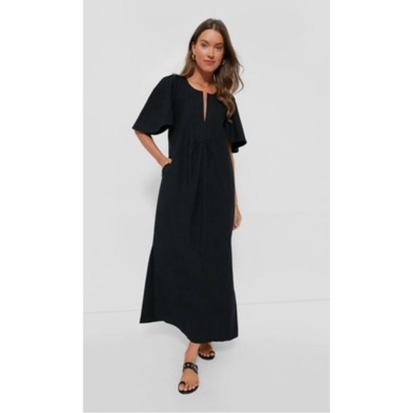 Pomander Place Dresses & Skirts - Pomander Place Finley black flutter sleeve maxi dress NWT